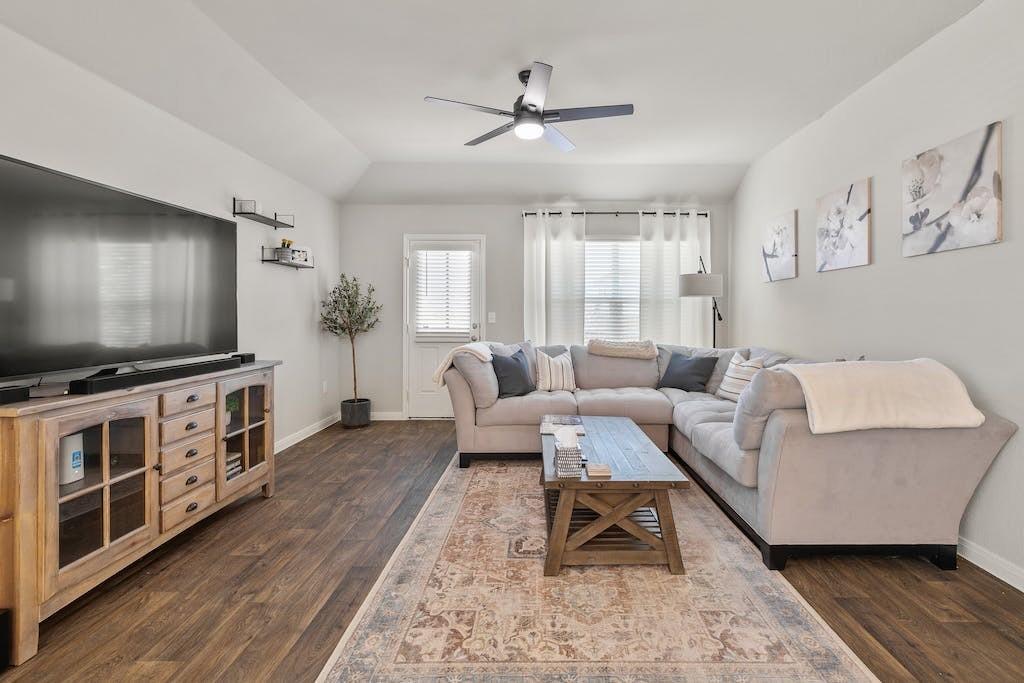 14013 Heywood Dr, Pflugerville, TX 78660