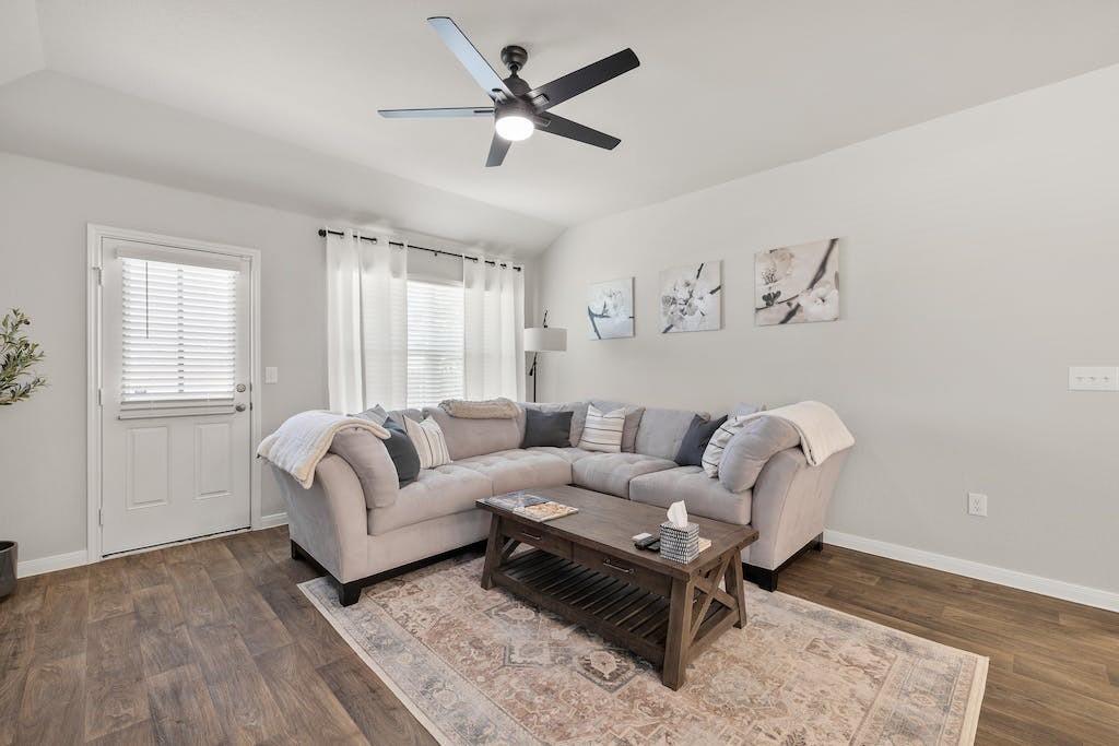 14013 Heywood Dr, Pflugerville, TX 78660