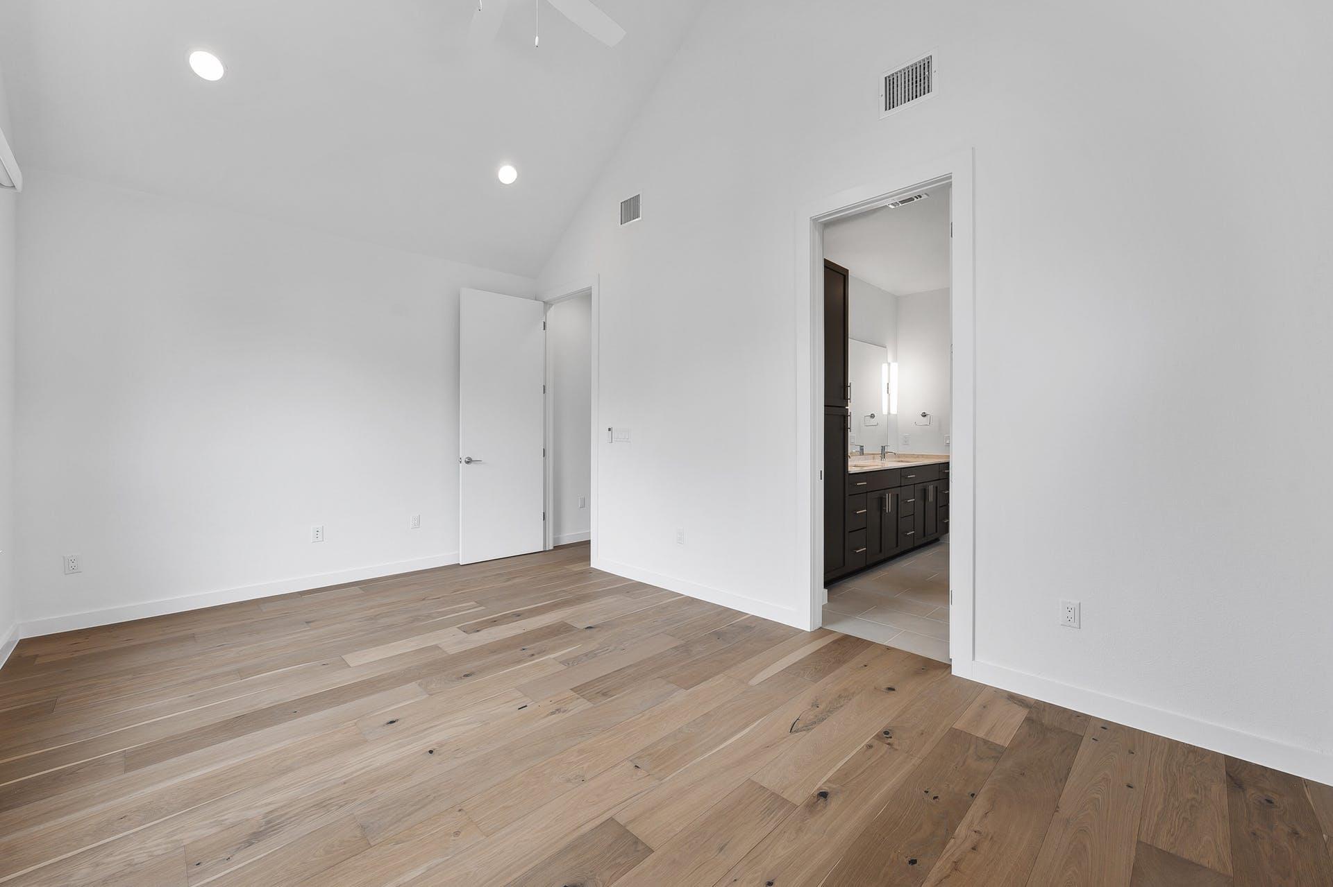 900 S 2nd St # 15, Austin, TX 78704