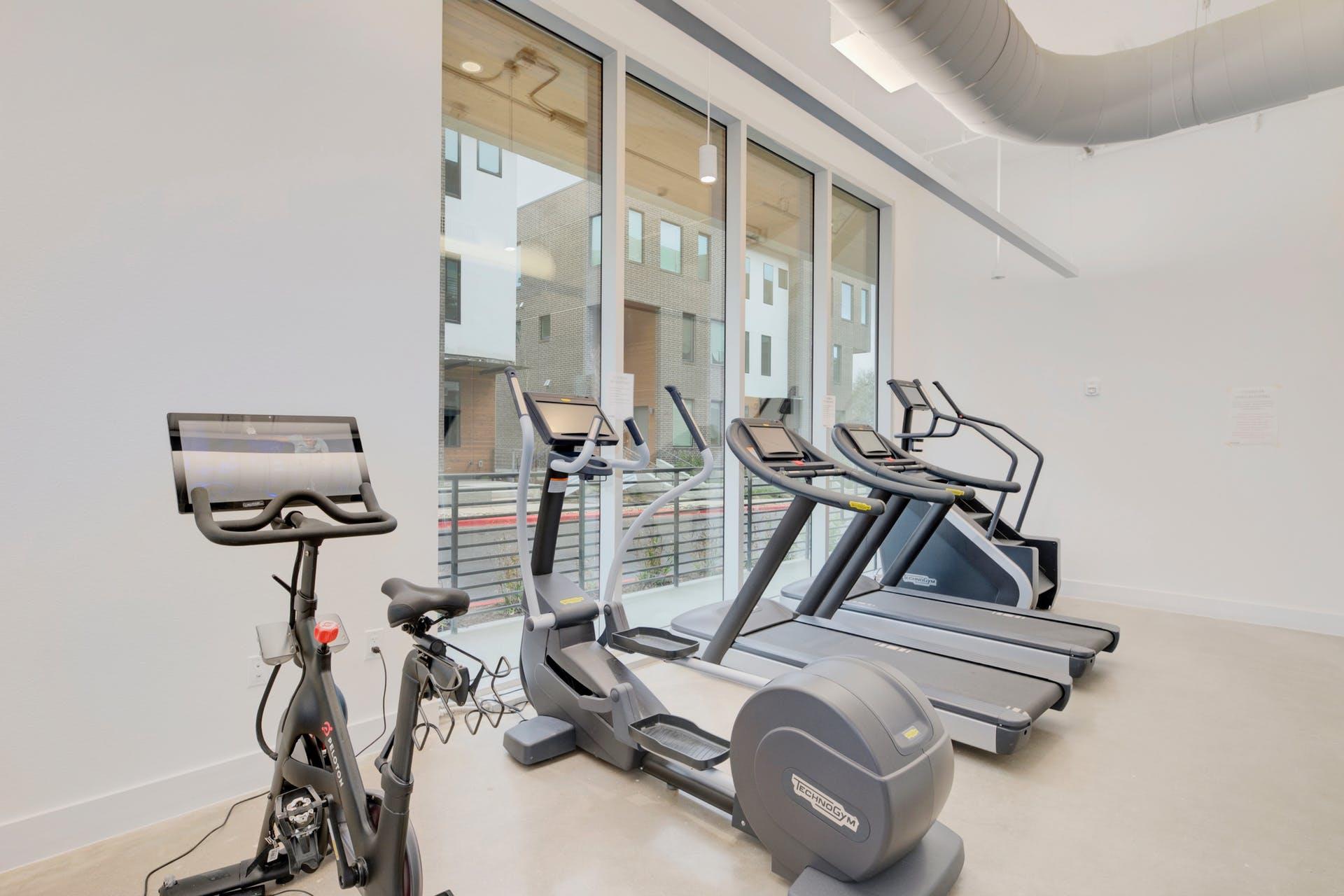 900 S 2nd St # 15, Austin, TX 78704