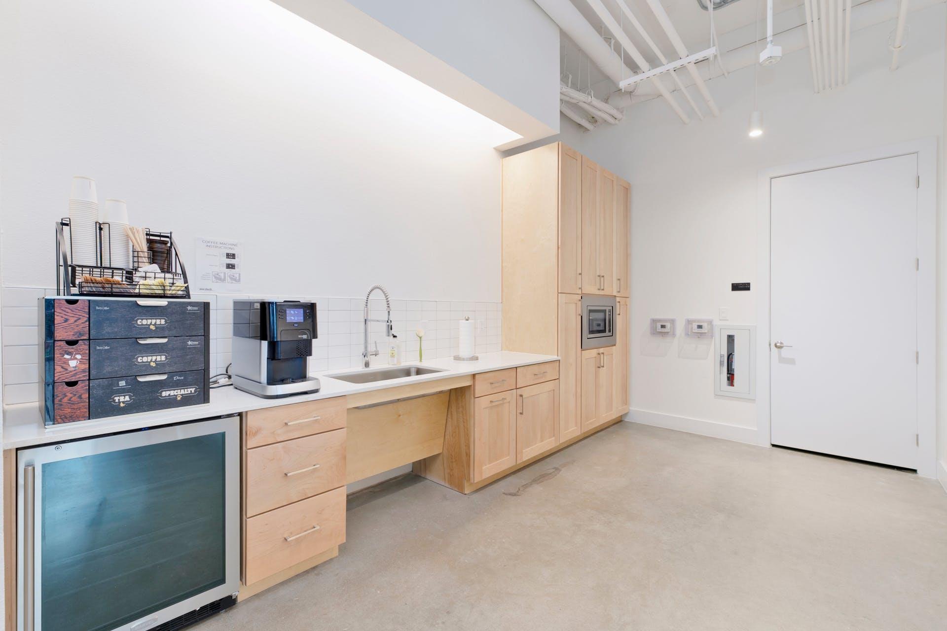 900 S 2nd St # 15, Austin, TX 78704
