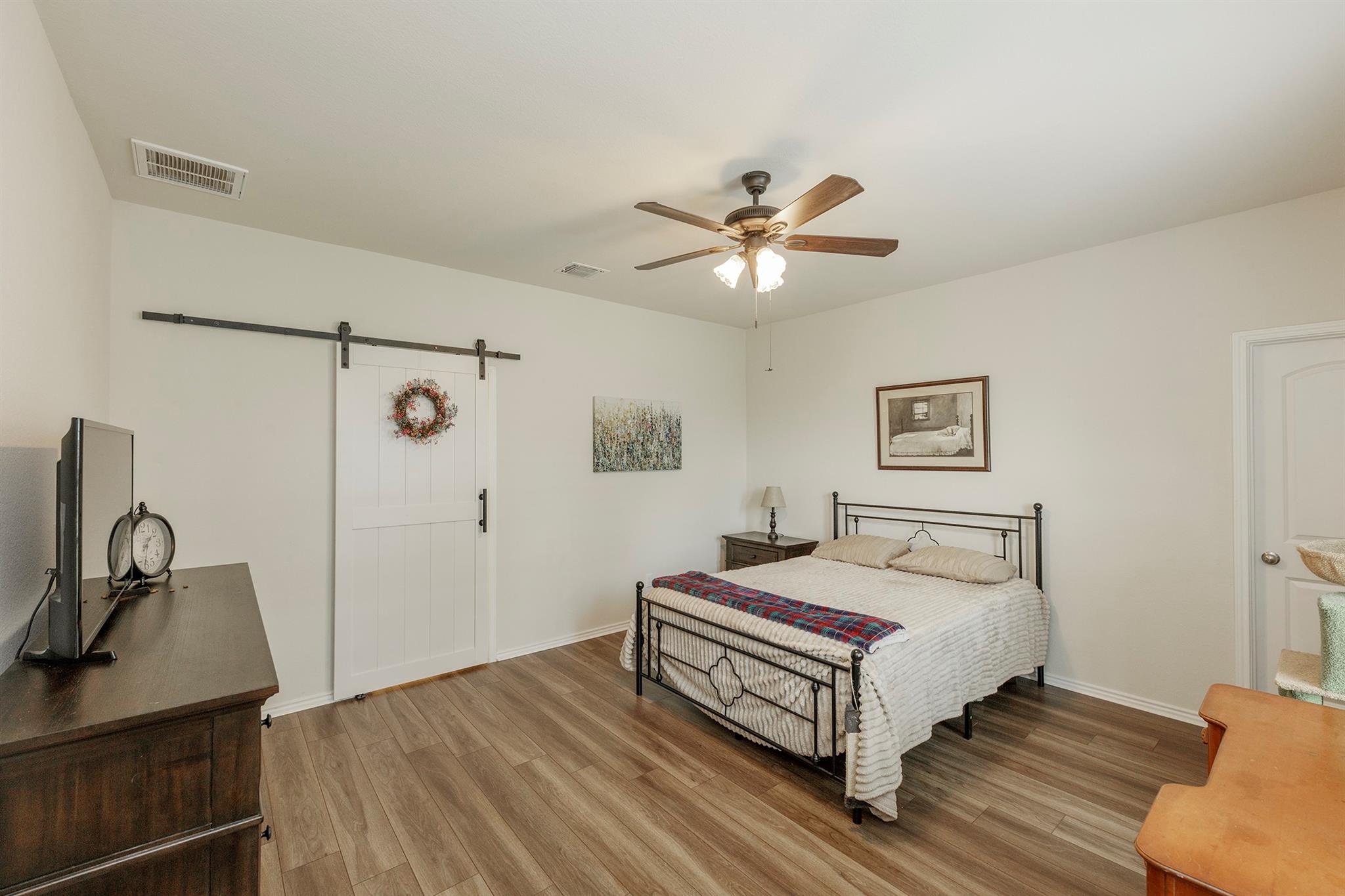 125 Janice Rd, Taylor, TX 76574