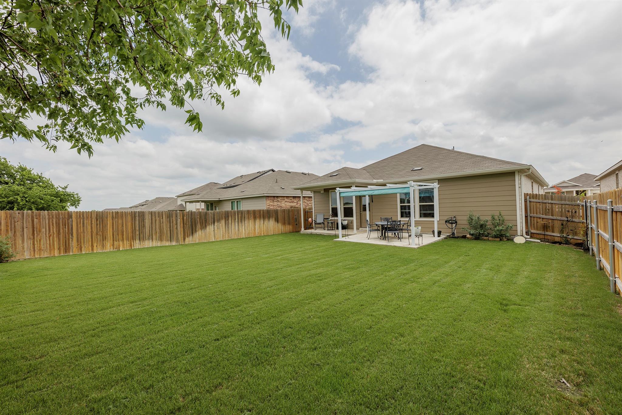 125 Janice Rd, Taylor, TX 76574