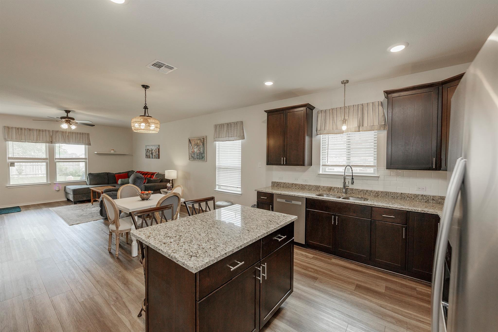 125 Janice Rd, Taylor, TX 76574