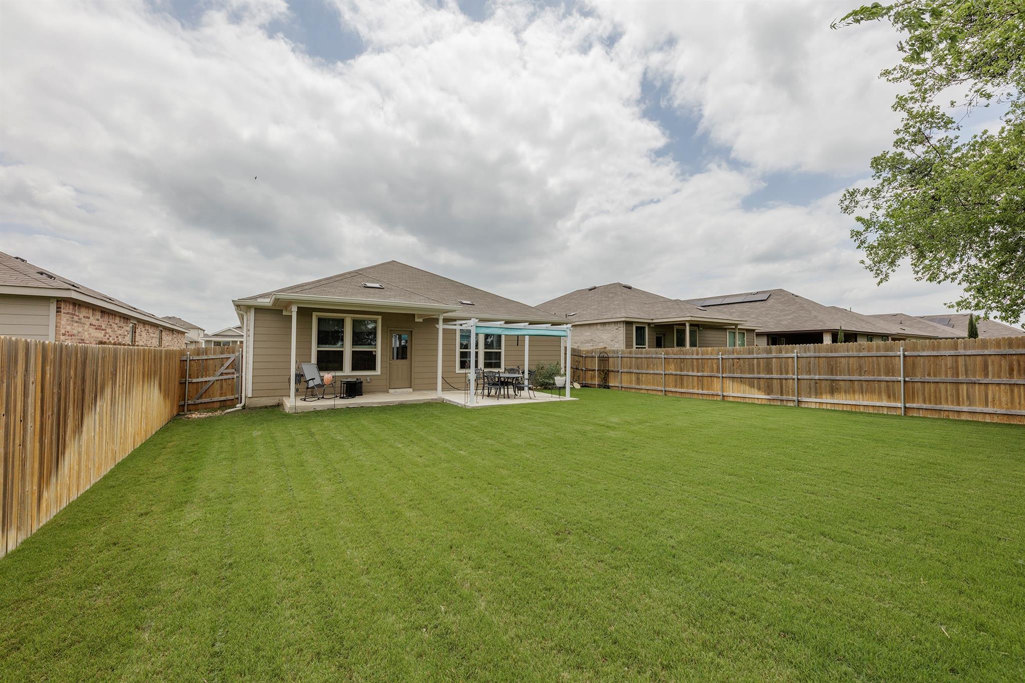 125 Janice Rd, Taylor, TX 76574