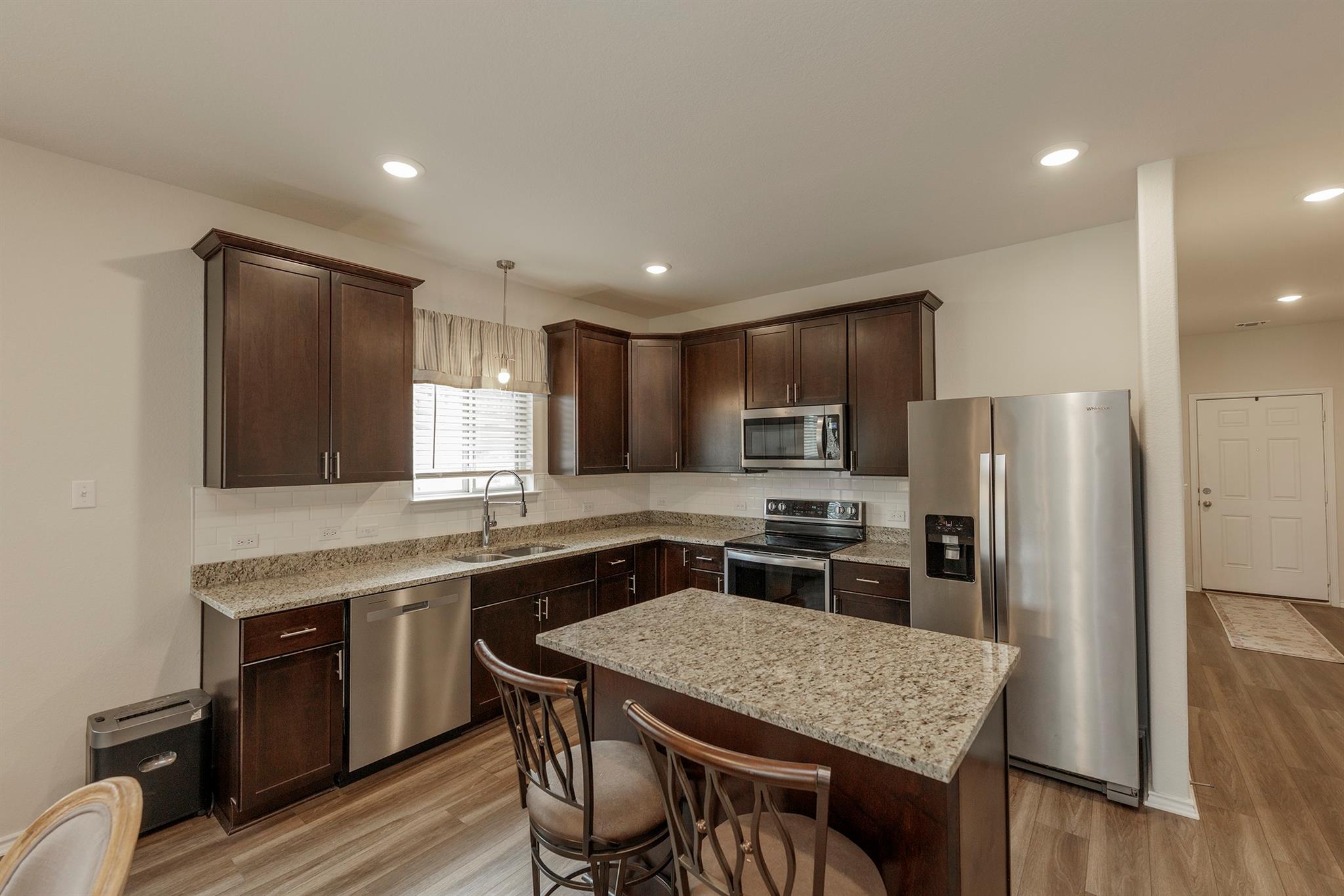 125 Janice Rd, Taylor, TX 76574