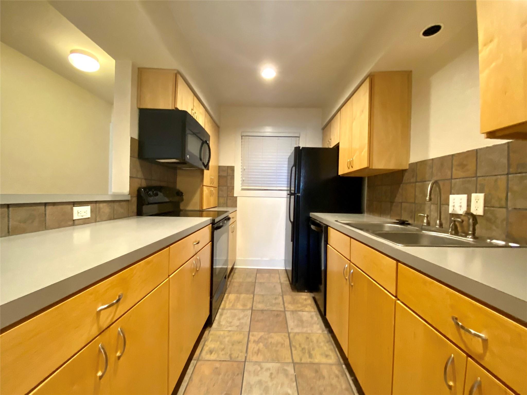 3815 Guadalupe St # 207, Austin, TX 78751