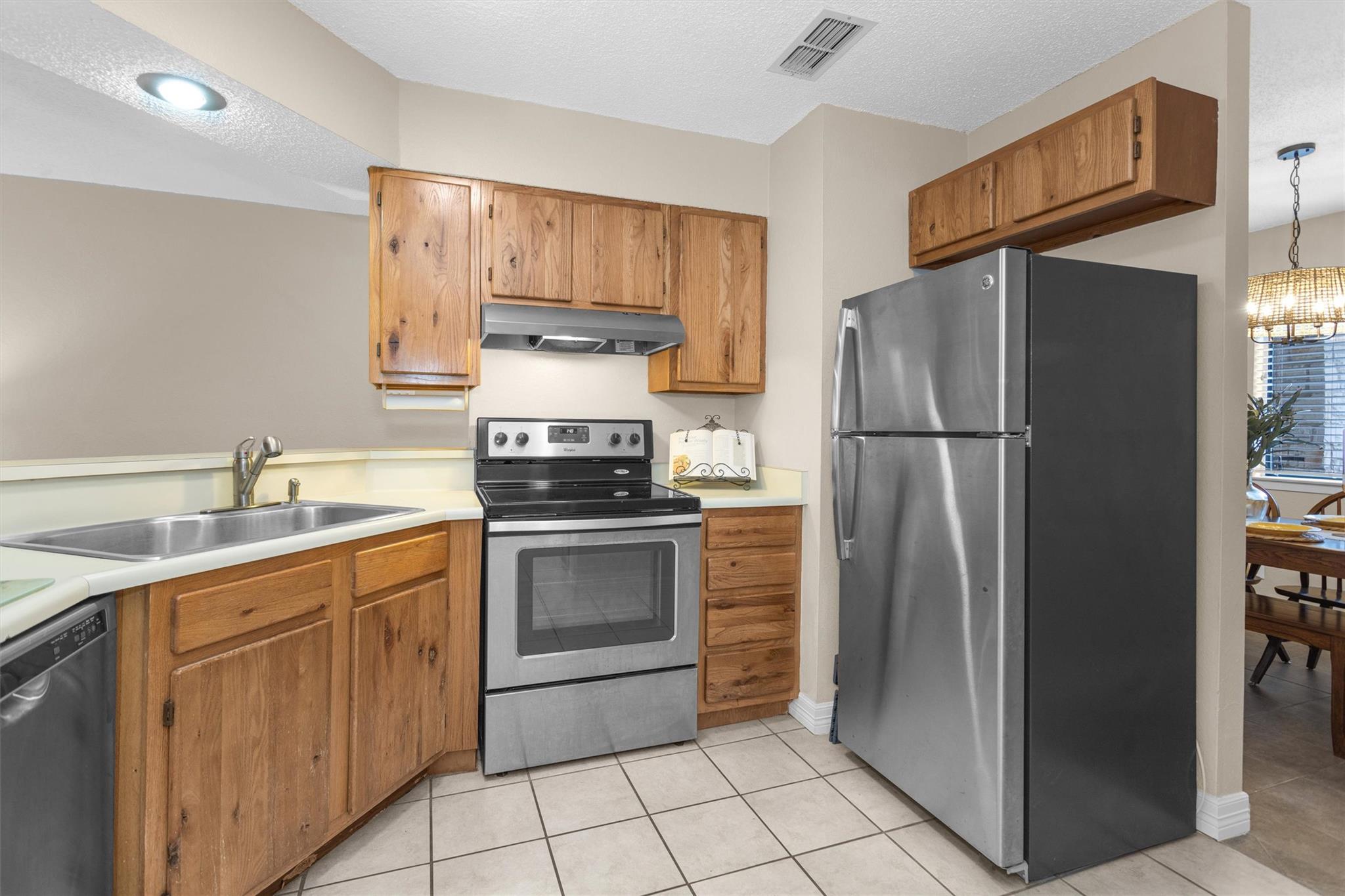 1226 Cougar Dr # 15, Canyon Lake, TX 78133