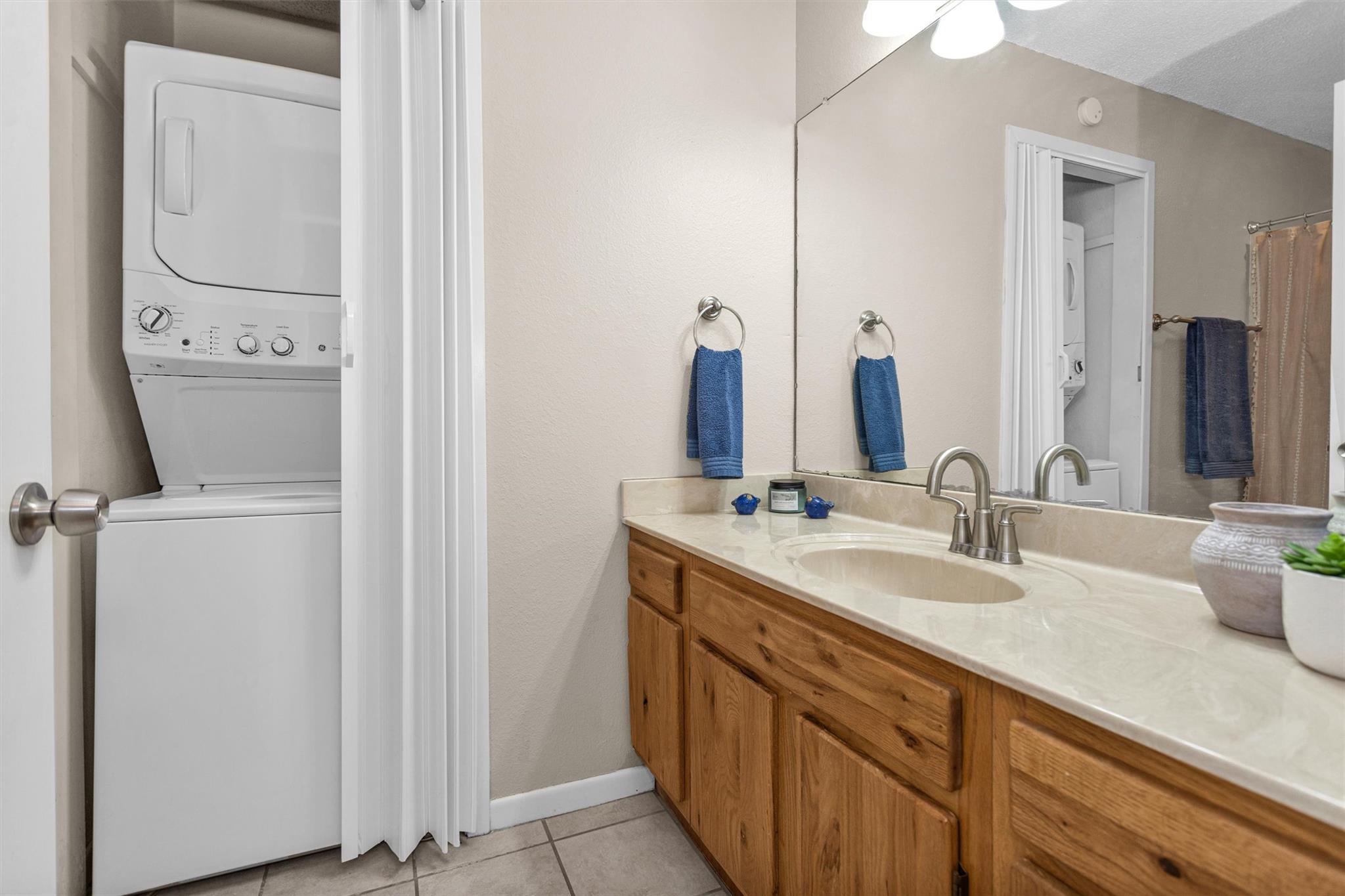 1226 Cougar Dr # 15, Canyon Lake, TX 78133