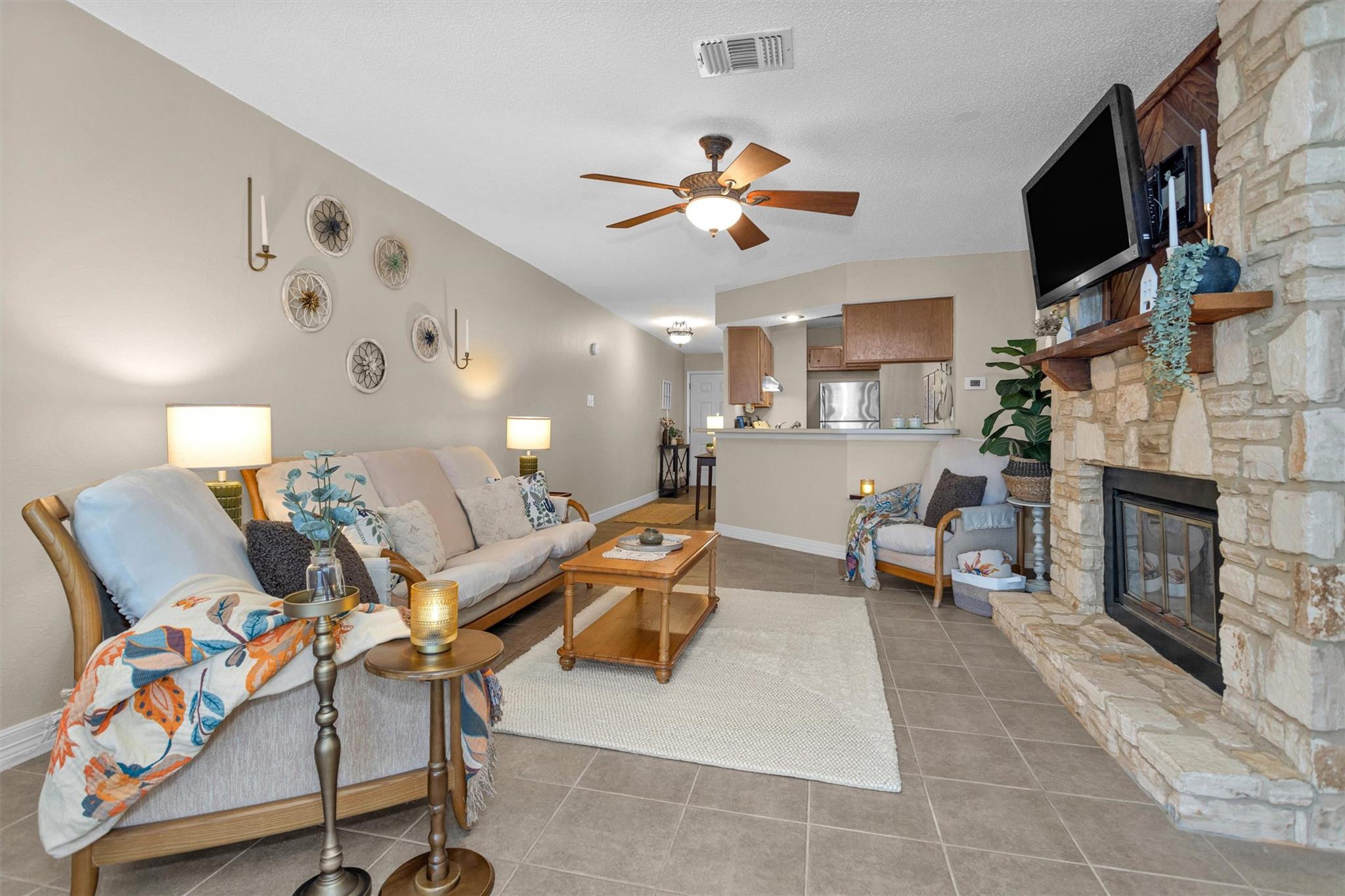 1226 Cougar Dr # 15, Canyon Lake, TX 78133