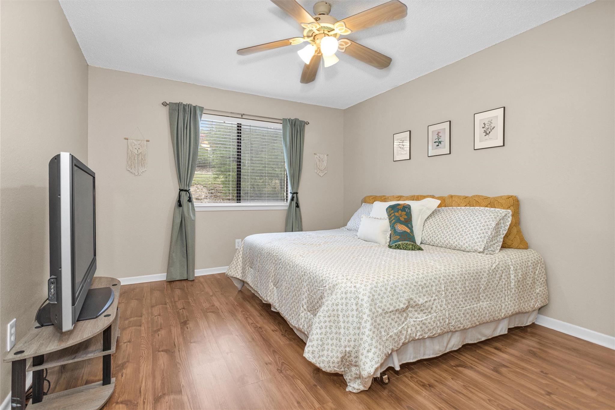 1226 Cougar Dr # 15, Canyon Lake, TX 78133