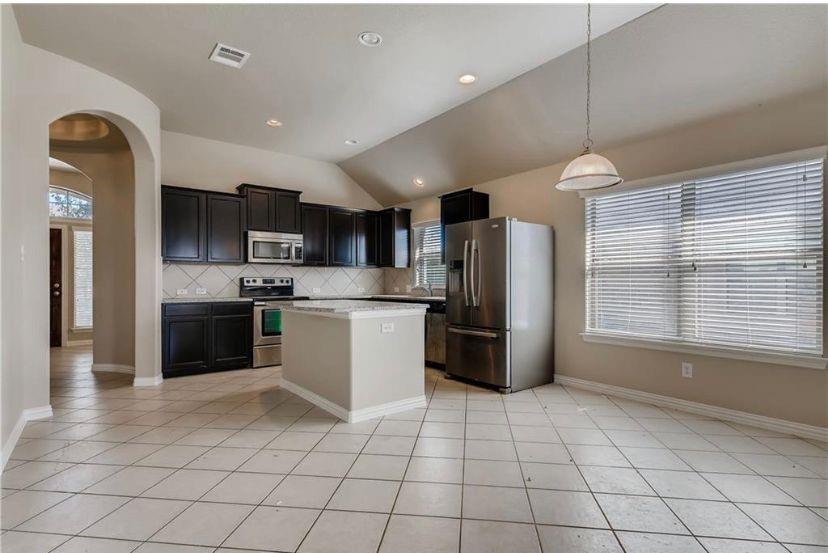 108 Wallin Farms Dr, Hutto, TX 78634