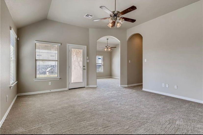 108 Wallin Farms Dr, Hutto, TX 78634