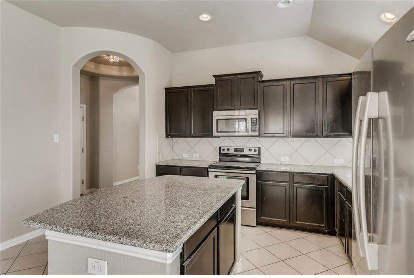 108 Wallin Farms Dr, Hutto, TX 78634
