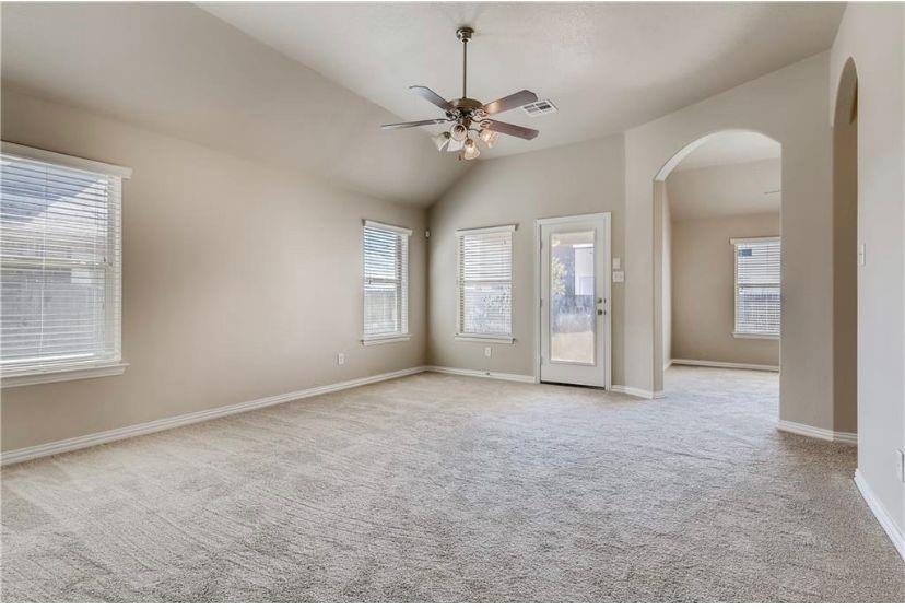 108 Wallin Farms Dr, Hutto, TX 78634