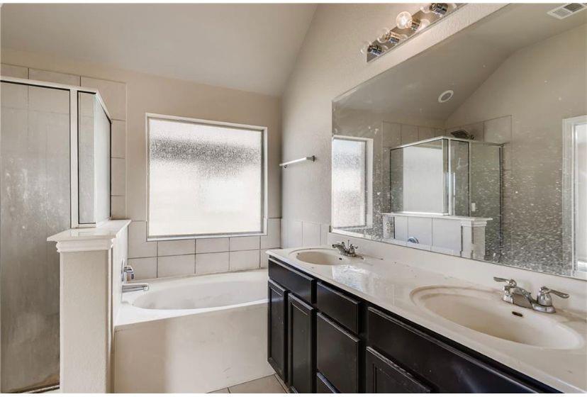 108 Wallin Farms Dr, Hutto, TX 78634