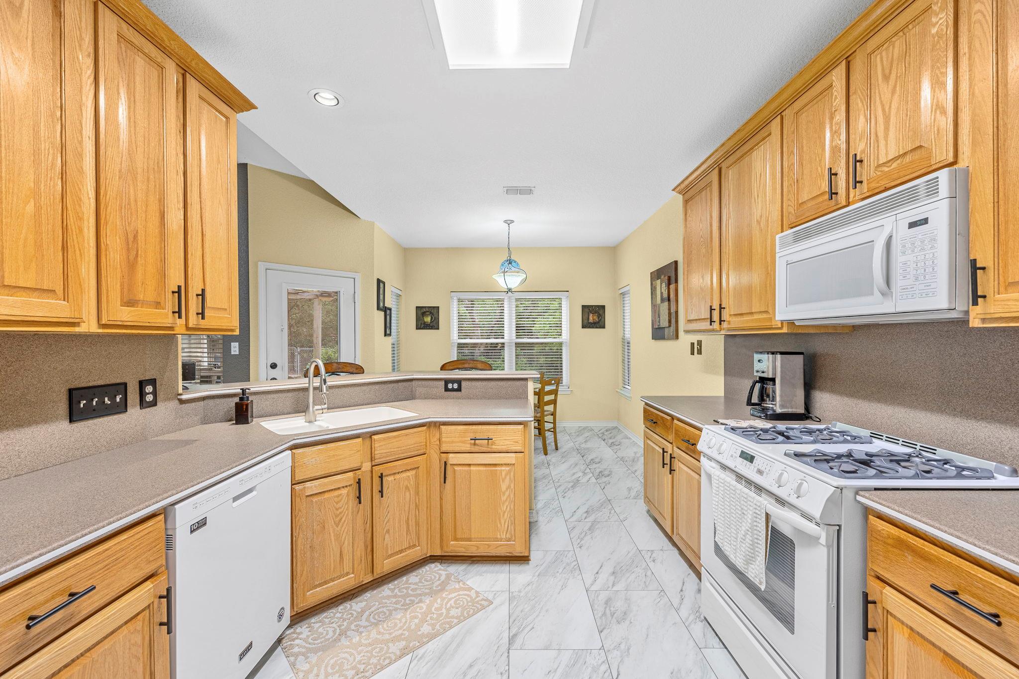 821 Wagon Wheel Trl, Georgetown, TX 78628