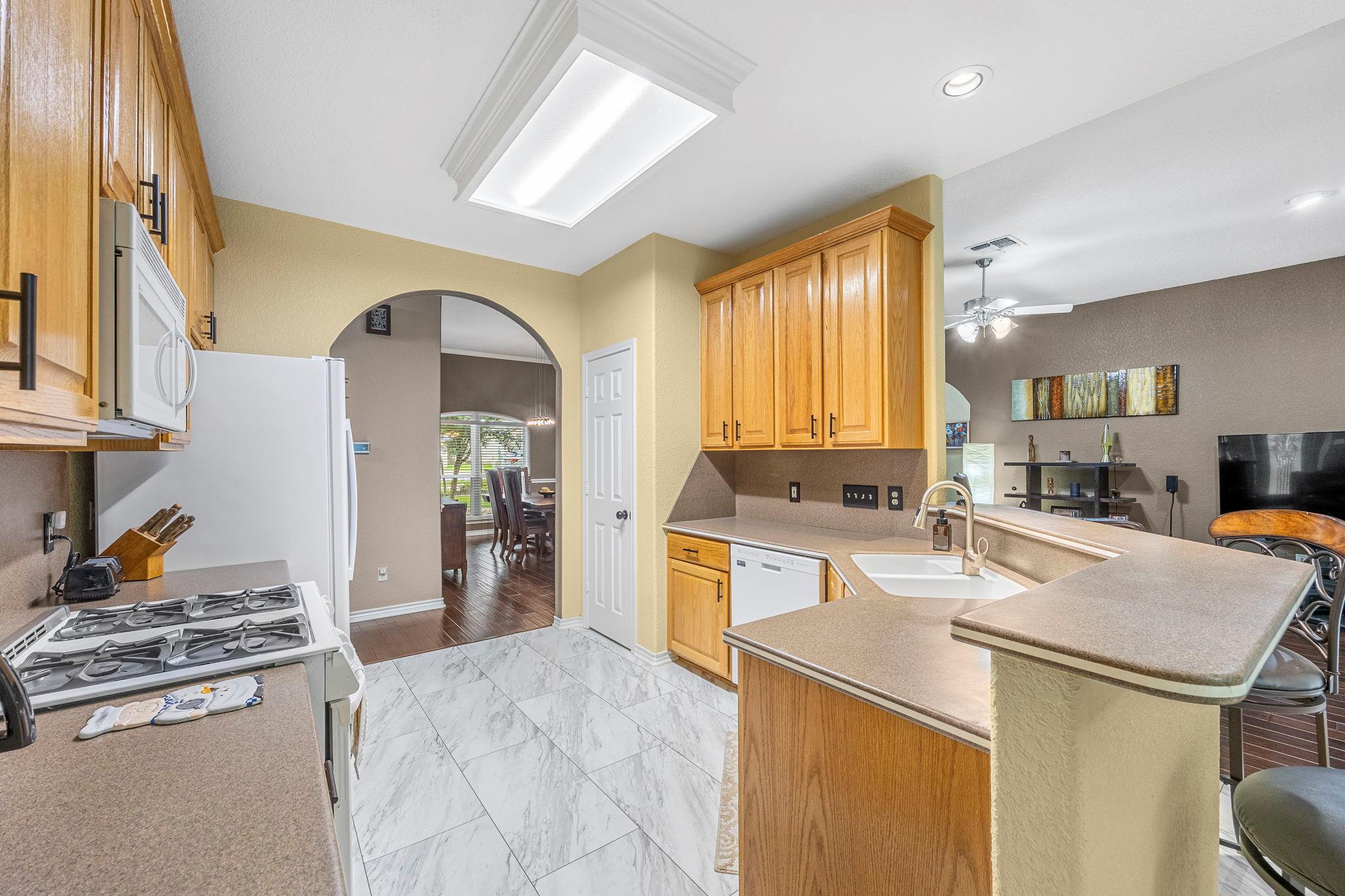 821 Wagon Wheel Trl, Georgetown, TX 78628