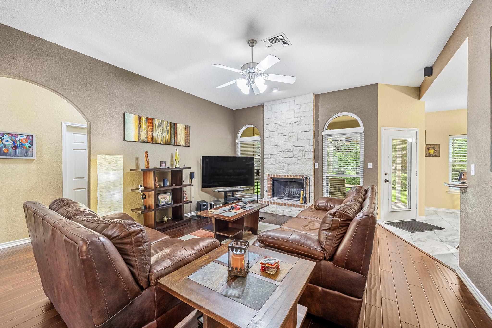 821 Wagon Wheel Trl, Georgetown, TX 78628