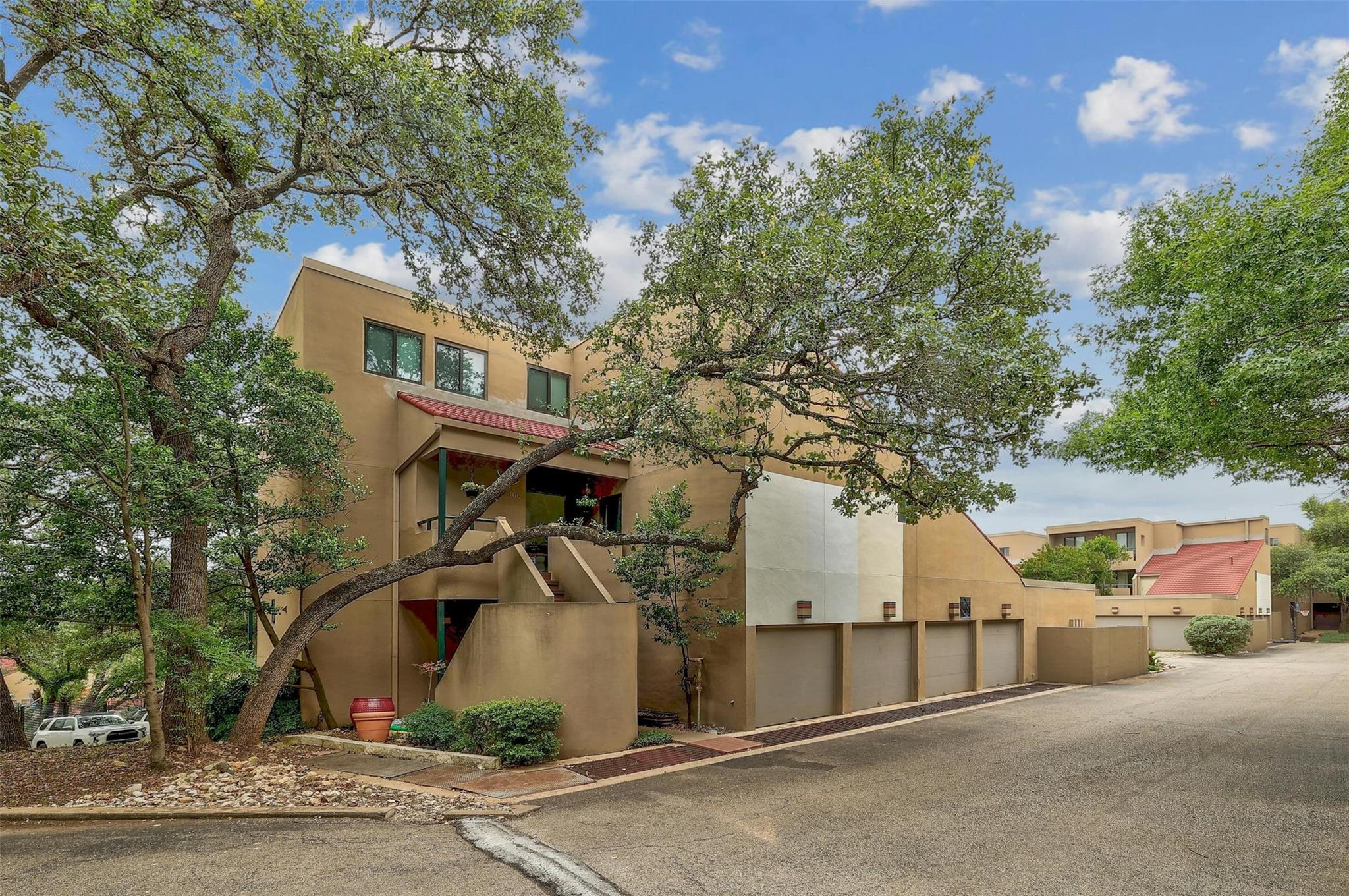 1735 Spyglass Dr # 115, Austin, TX 78746