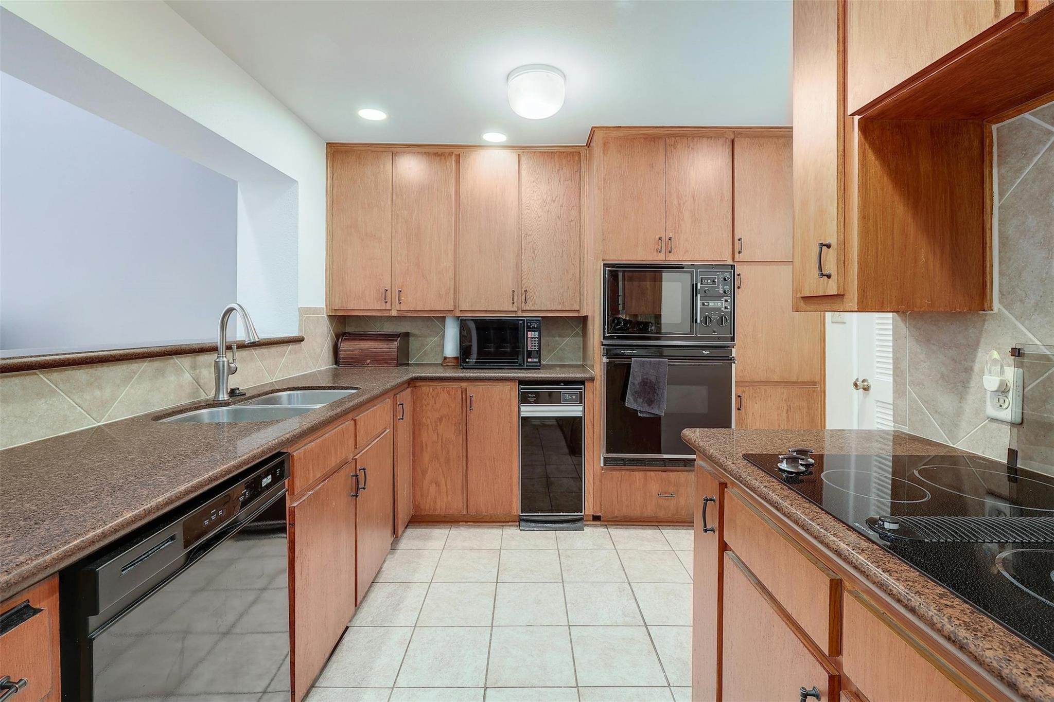 1735 Spyglass Dr # 115, Austin, TX 78746