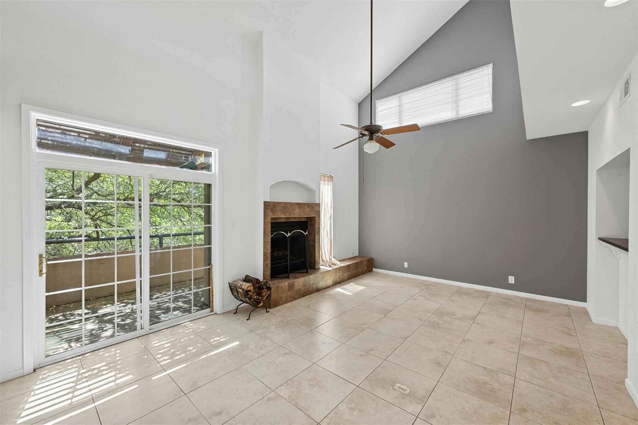 1735 Spyglass Dr # 115, Austin, TX 78746