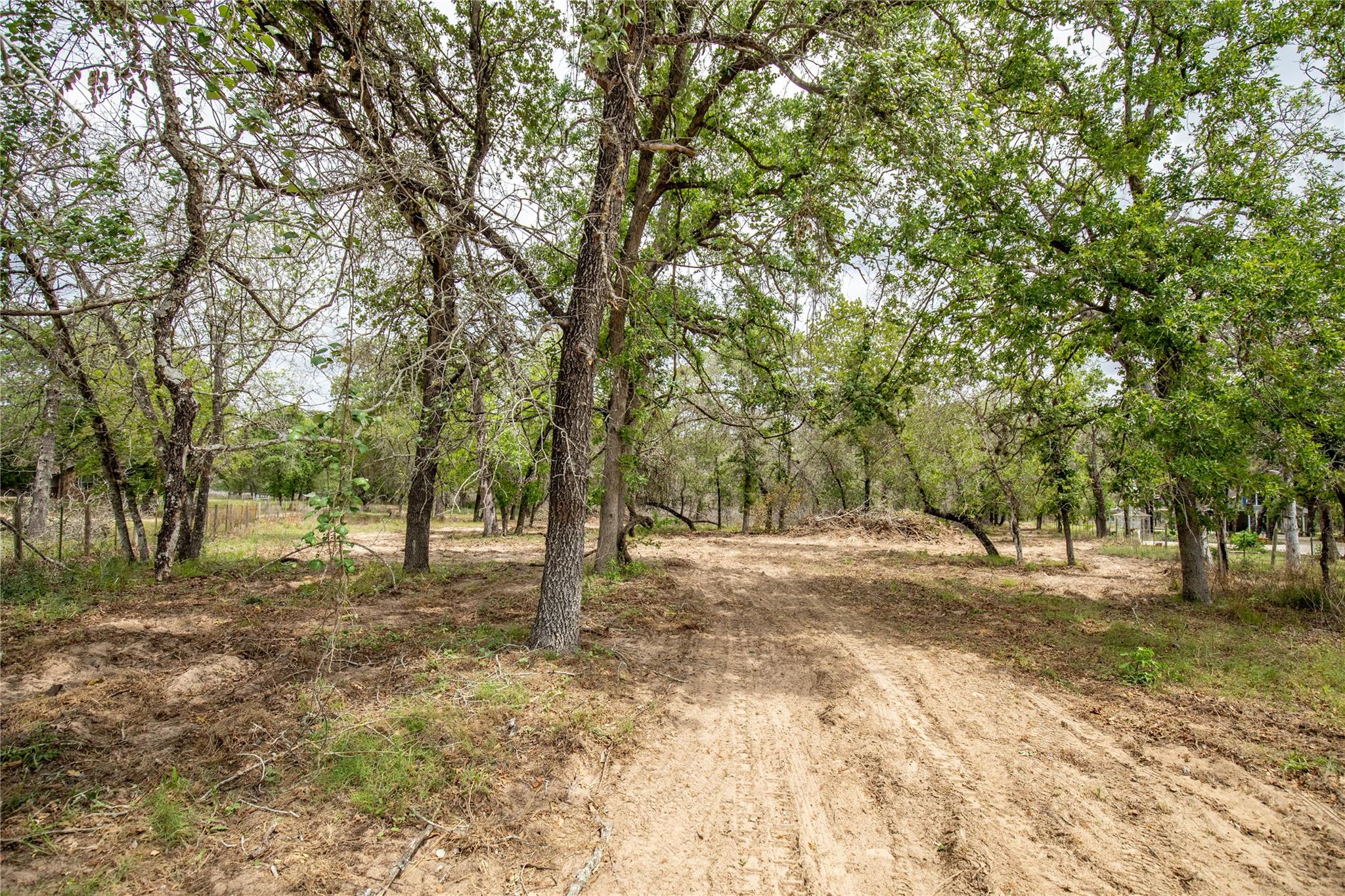 132 Roemer Ln W, Floresville, TX 78114