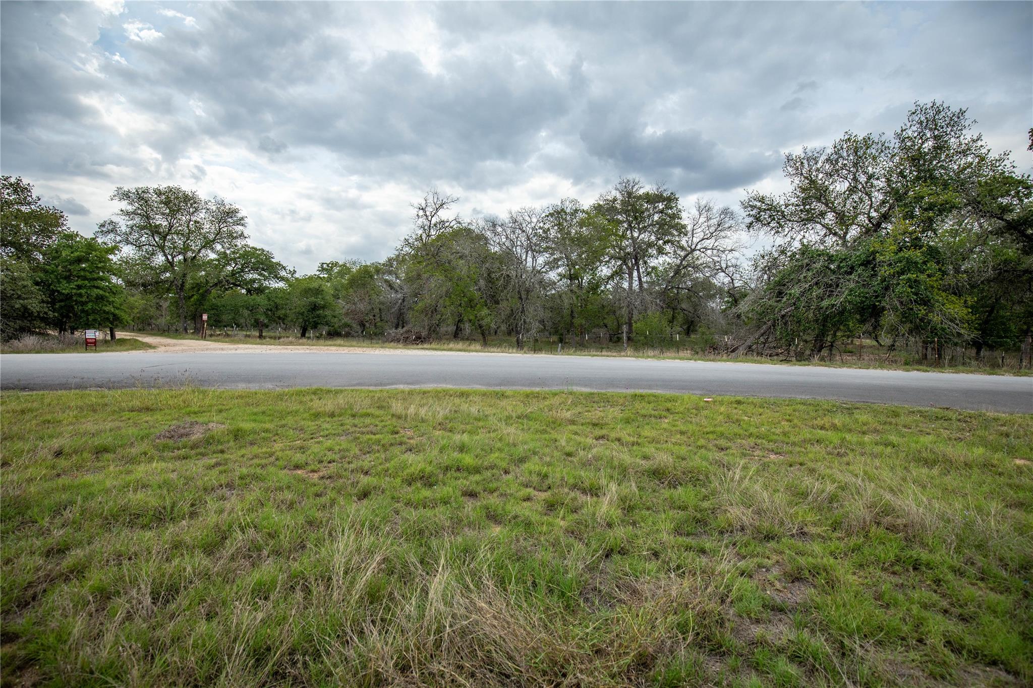 132 Roemer Ln W, Floresville, TX 78114