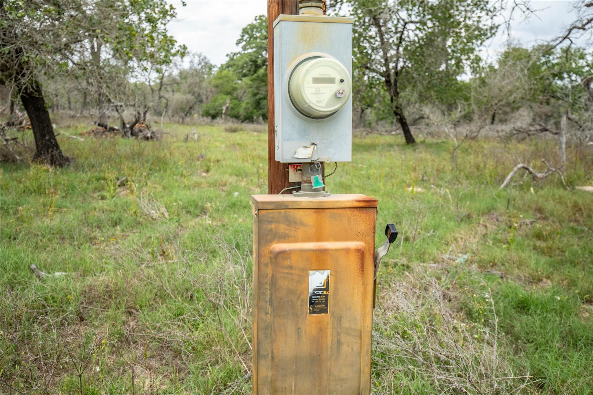 132 Roemer Ln W, Floresville, TX 78114