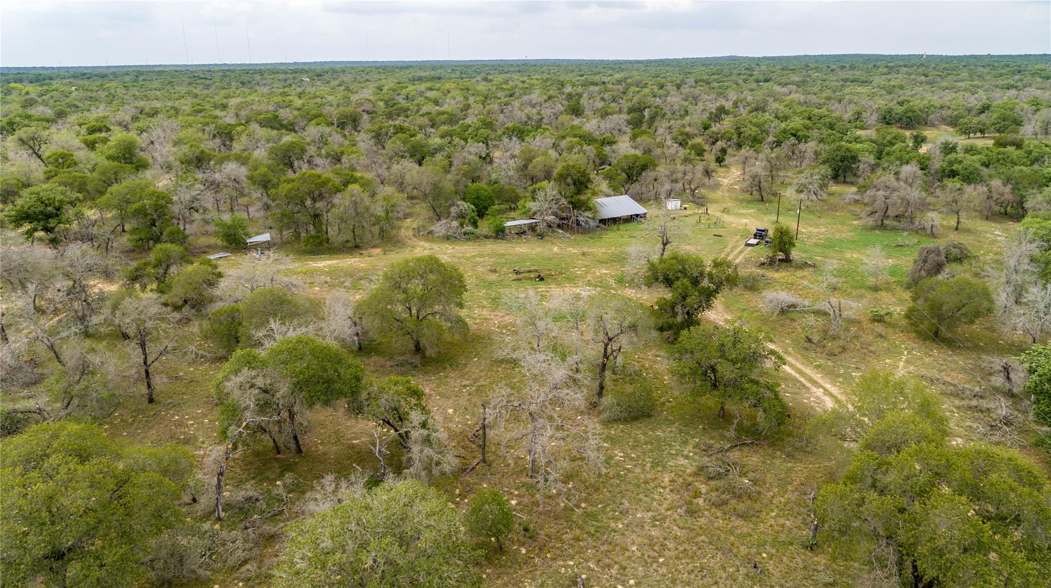 132 Roemer Ln W, Floresville, TX 78114