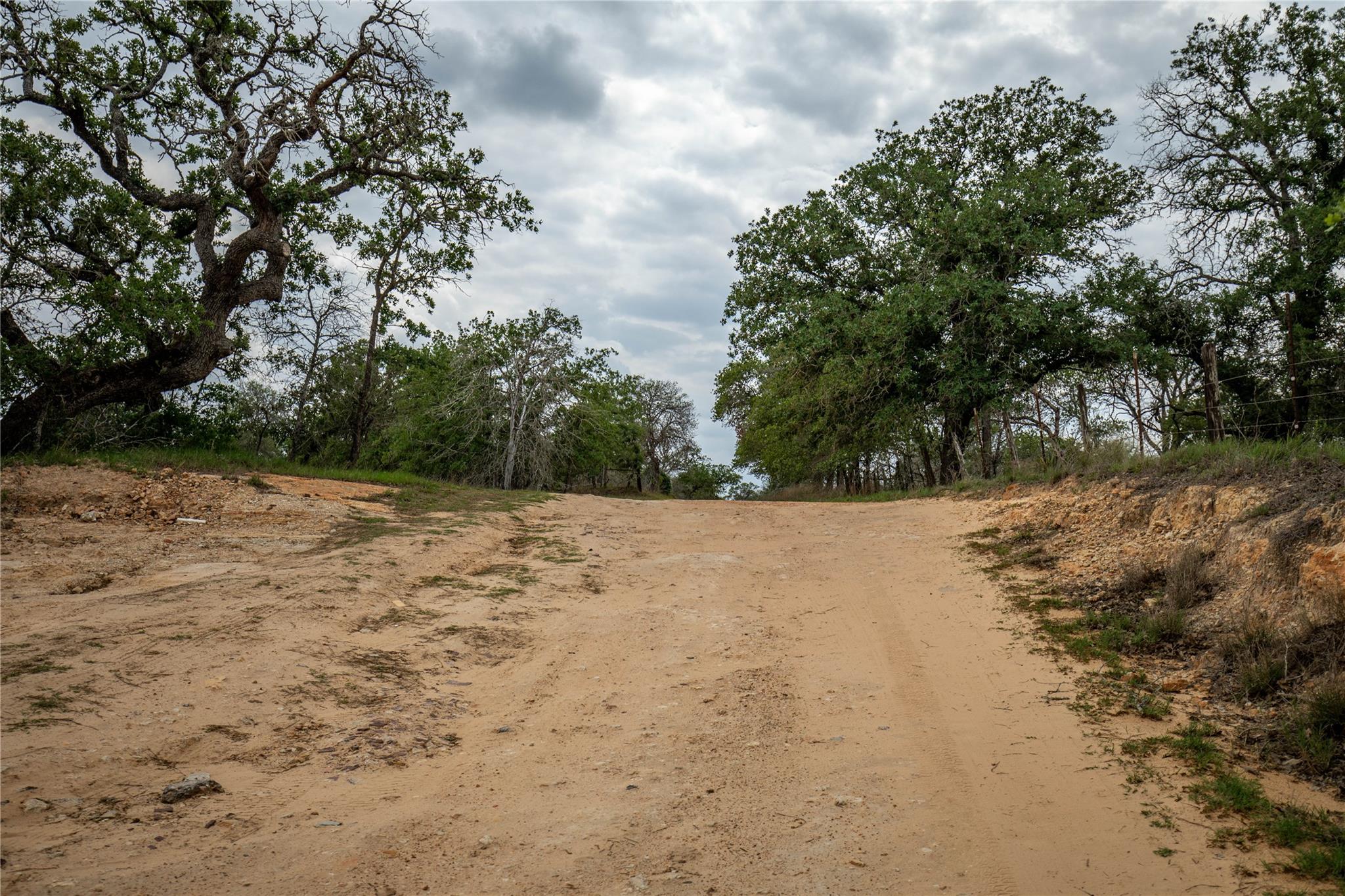 132 Roemer Ln W, Floresville, TX 78114