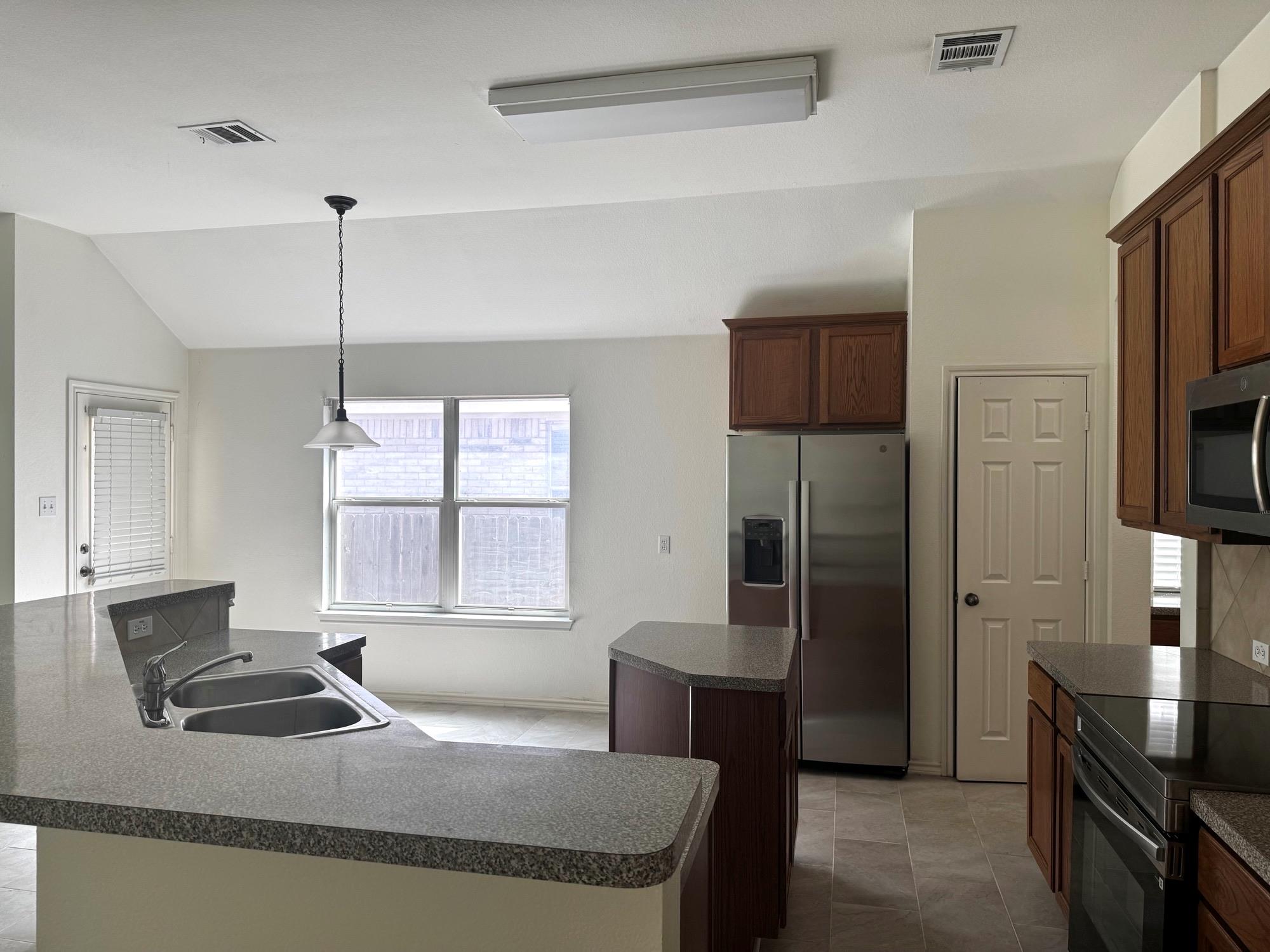 304 Valona Loop, Round Rock, TX 78681