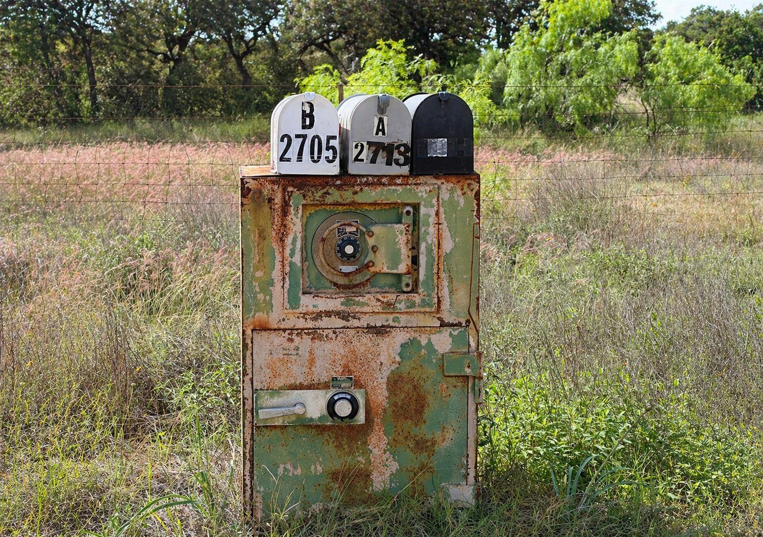 2705 Cory Ln, Spicewood, TX 78669