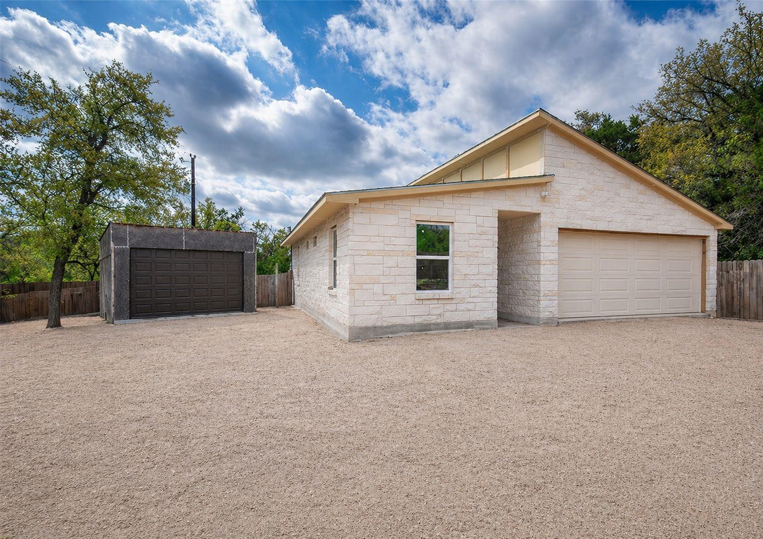 2705 Cory Ln, Spicewood, TX 78669