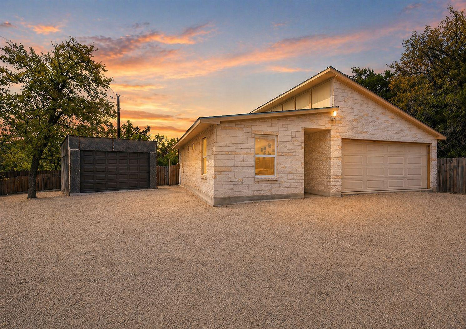 2705 Cory Ln, Spicewood, TX 78669