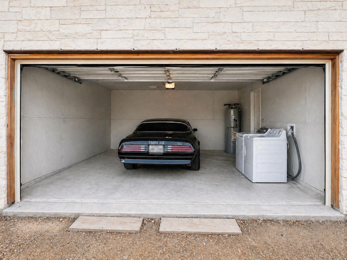 2705 Cory Ln, Spicewood, TX 78669