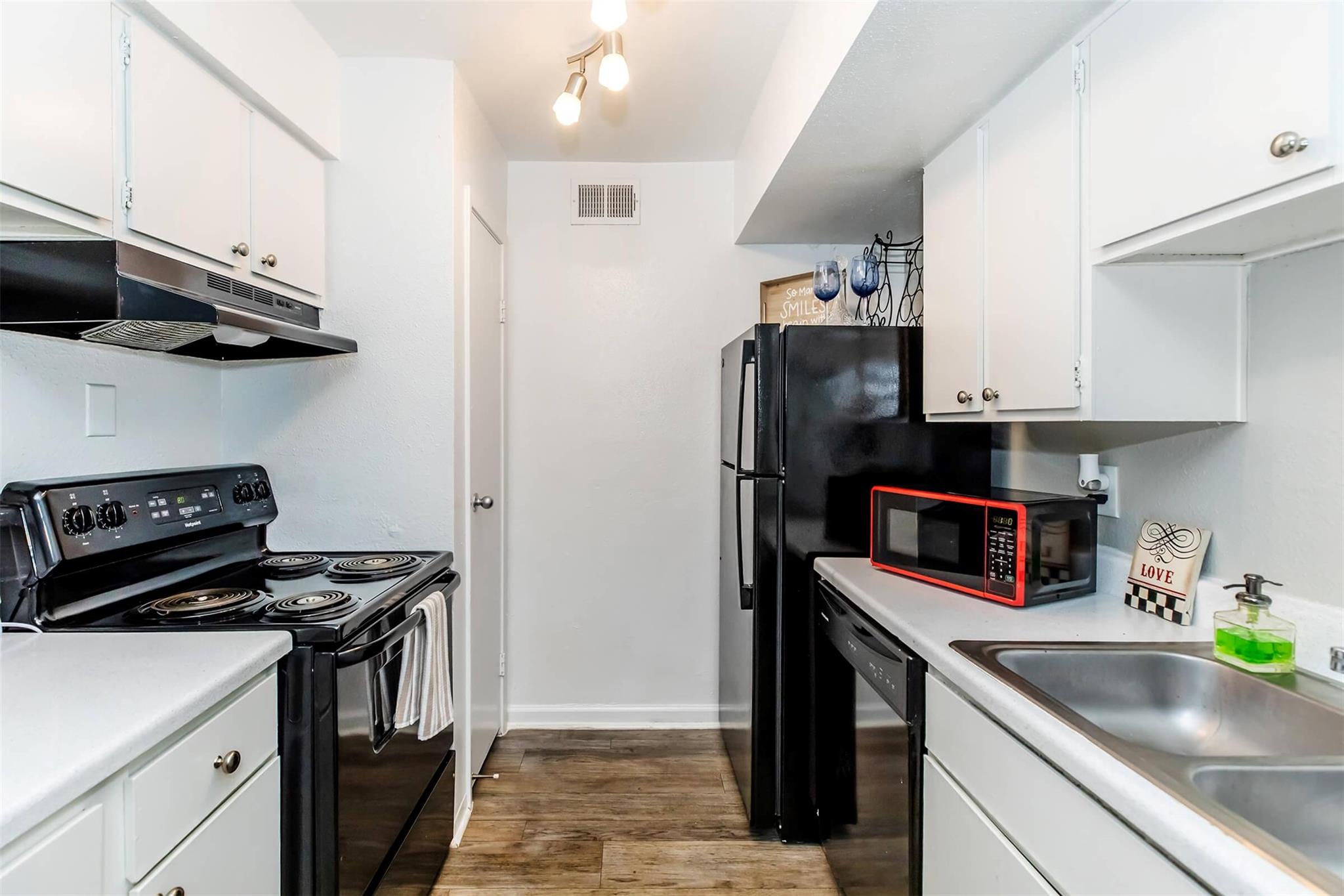 305 W Baker Rd # 2002, Baytown, TX 77521