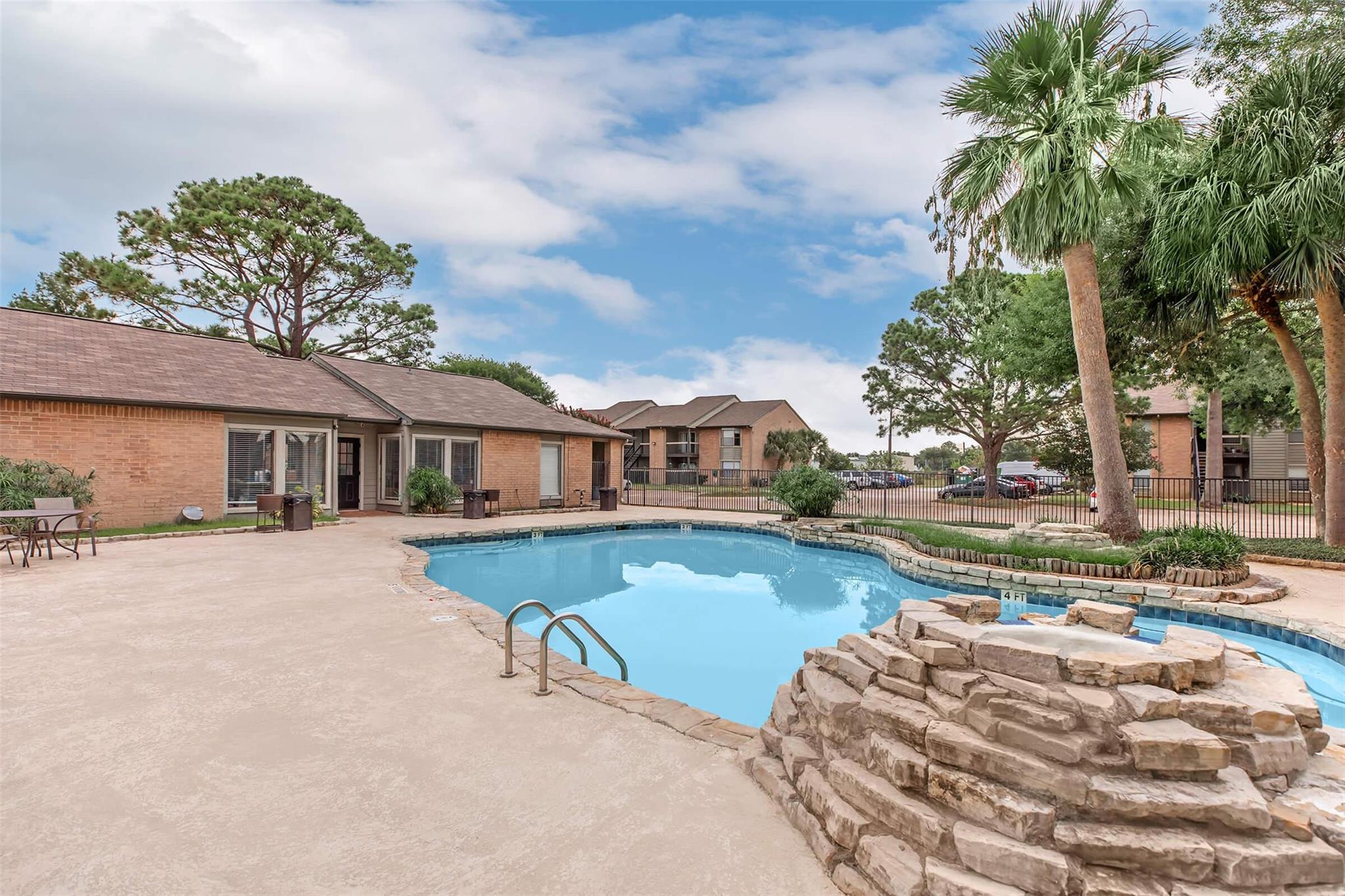 305 W Baker Rd # 2002, Baytown, TX 77521