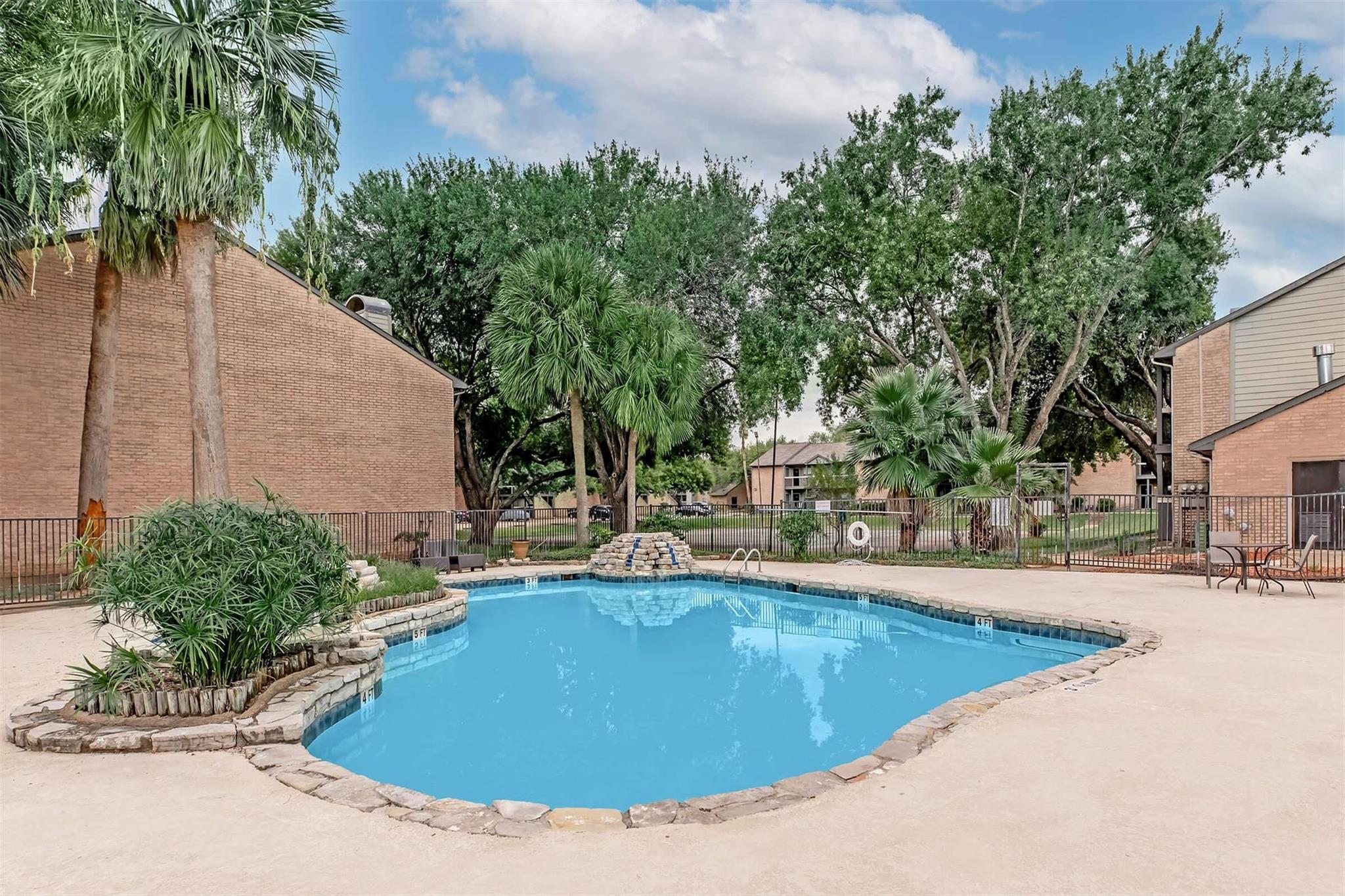 305 W Baker Rd # 1414, Baytown, TX 77521