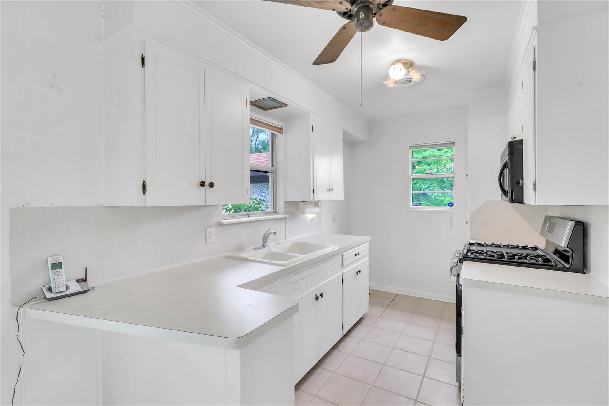 8604 Parkfield Dr, Austin, TX 78758