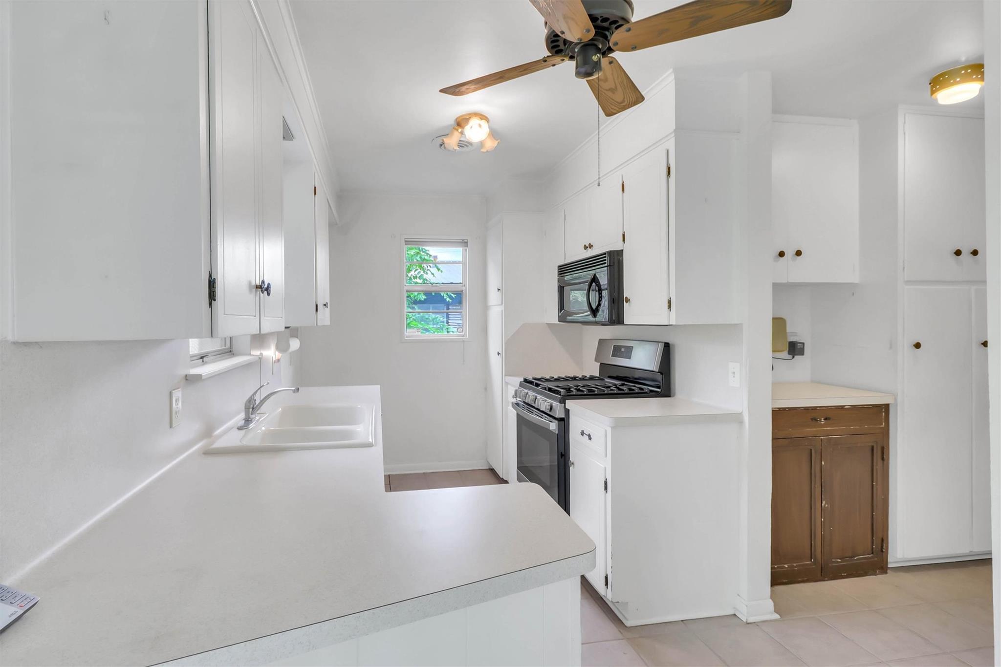 8604 Parkfield Dr, Austin, TX 78758