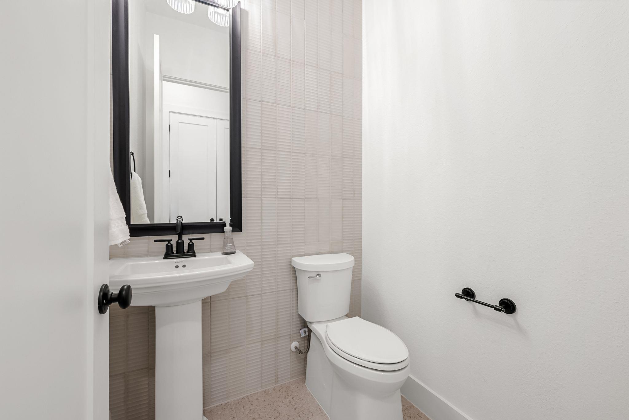 212 Jates Field Bnd, Liberty Hill, TX 78642