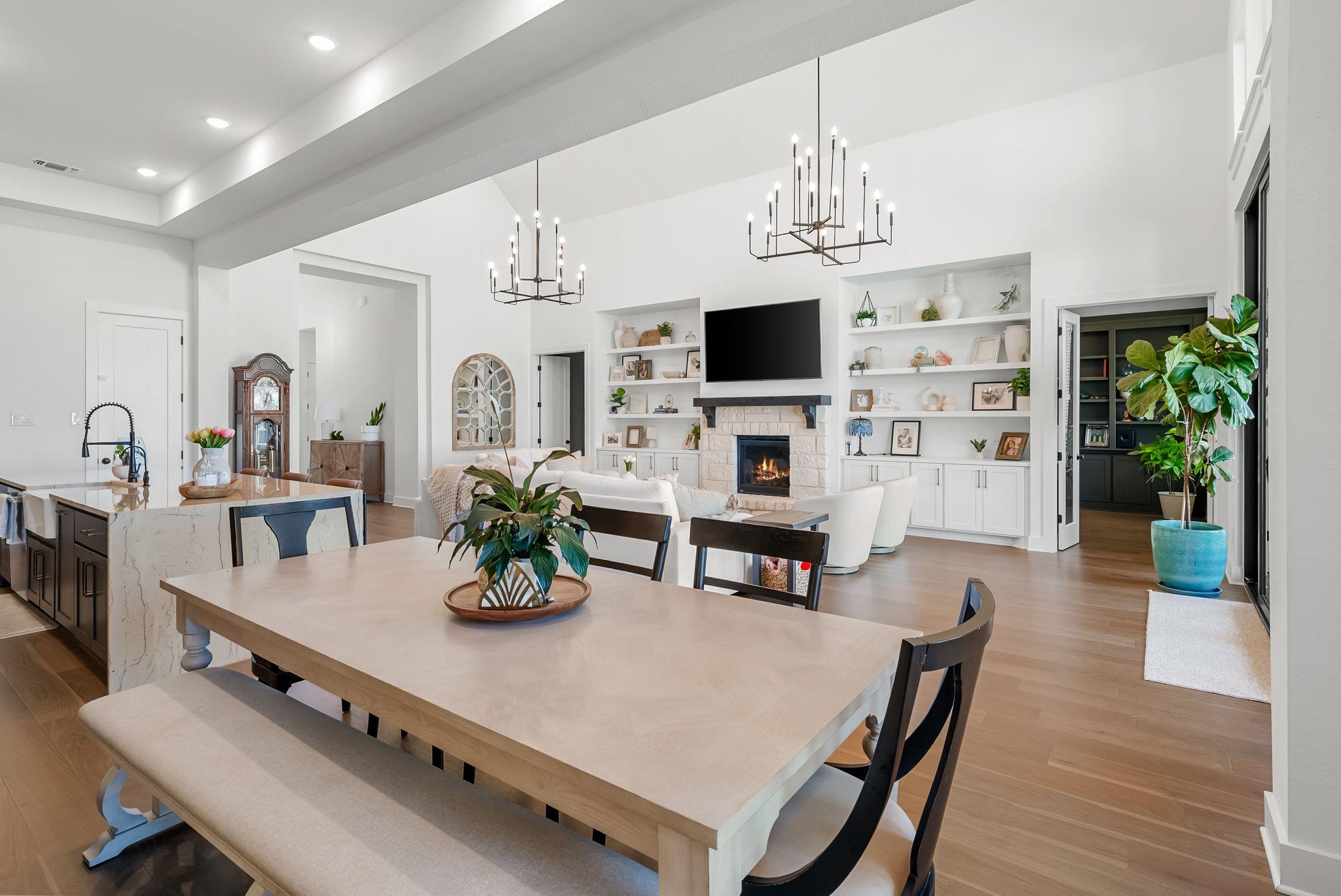 212 Jates Field Bnd, Liberty Hill, TX 78642