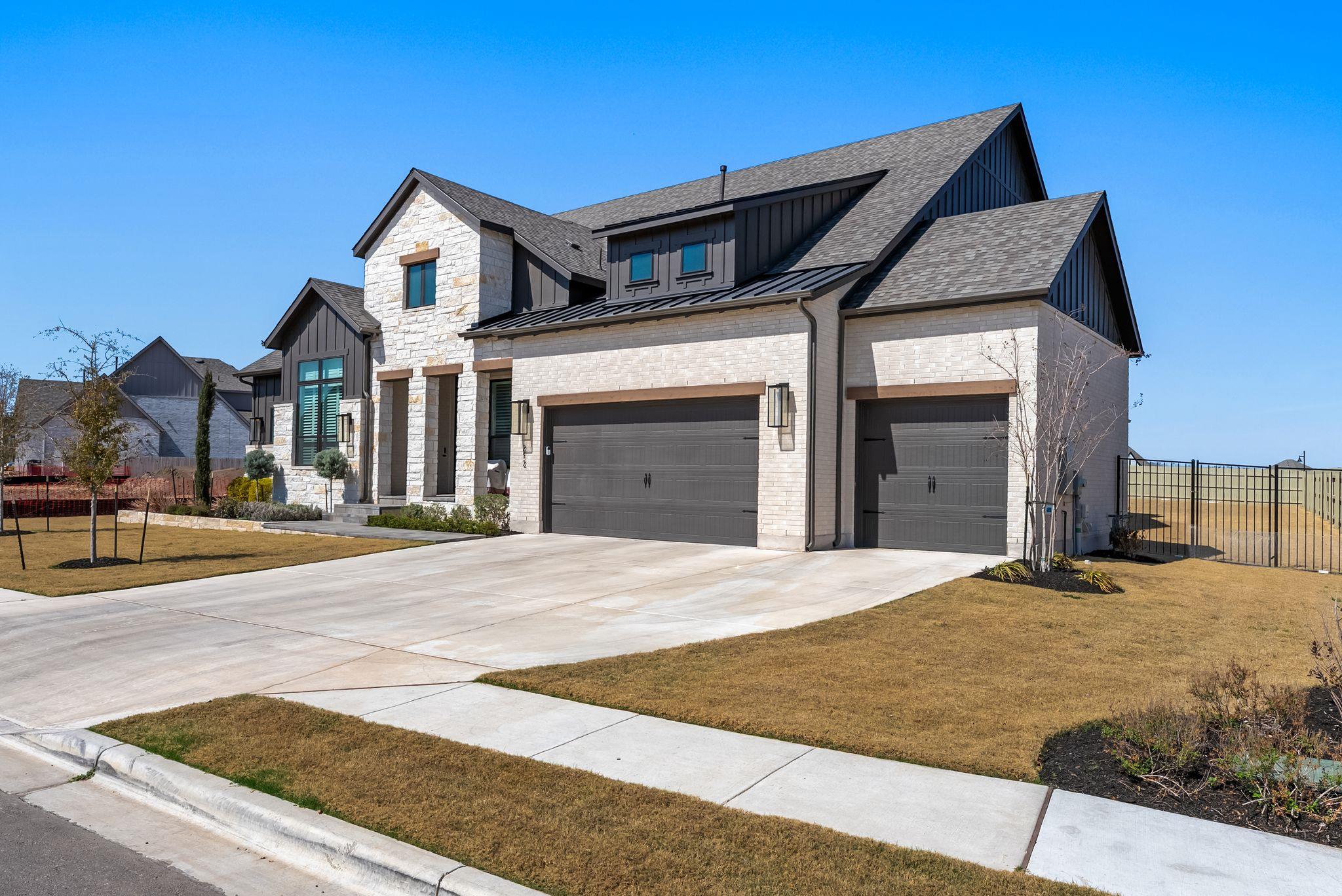 212 Jates Field Bnd, Liberty Hill, TX 78642