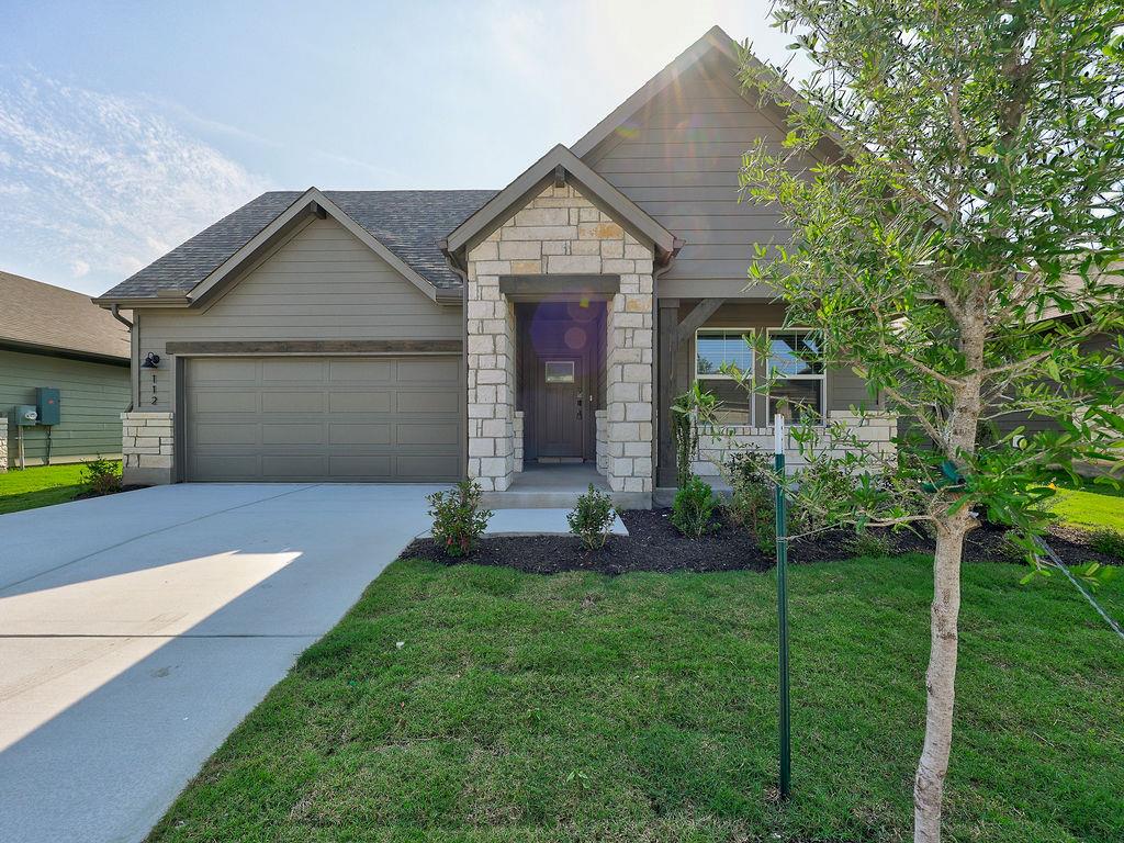 112 Holmby Dr, Hutto, TX 78634