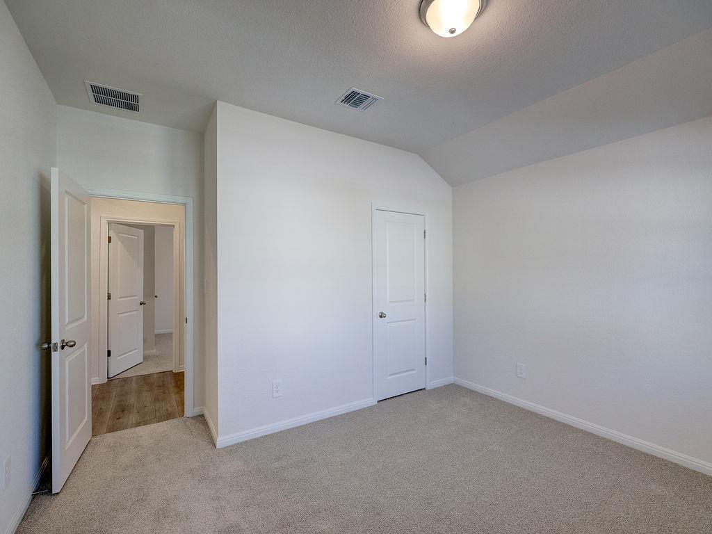 112 Holmby Dr, Hutto, TX 78634
