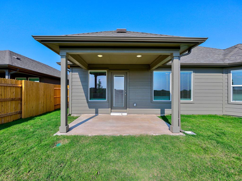 112 Holmby Dr, Hutto, TX 78634