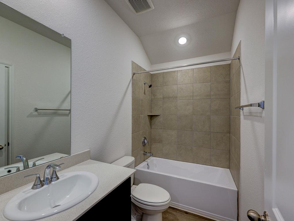 112 Holmby Dr, Hutto, TX 78634