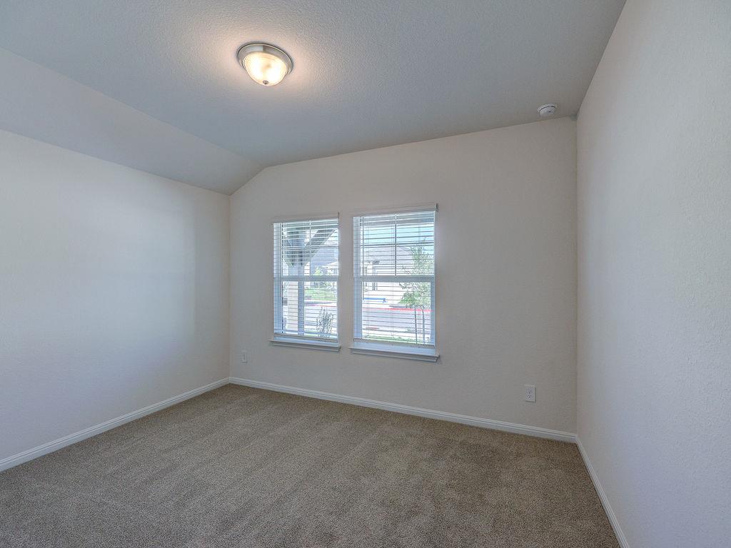 112 Holmby Dr, Hutto, TX 78634
