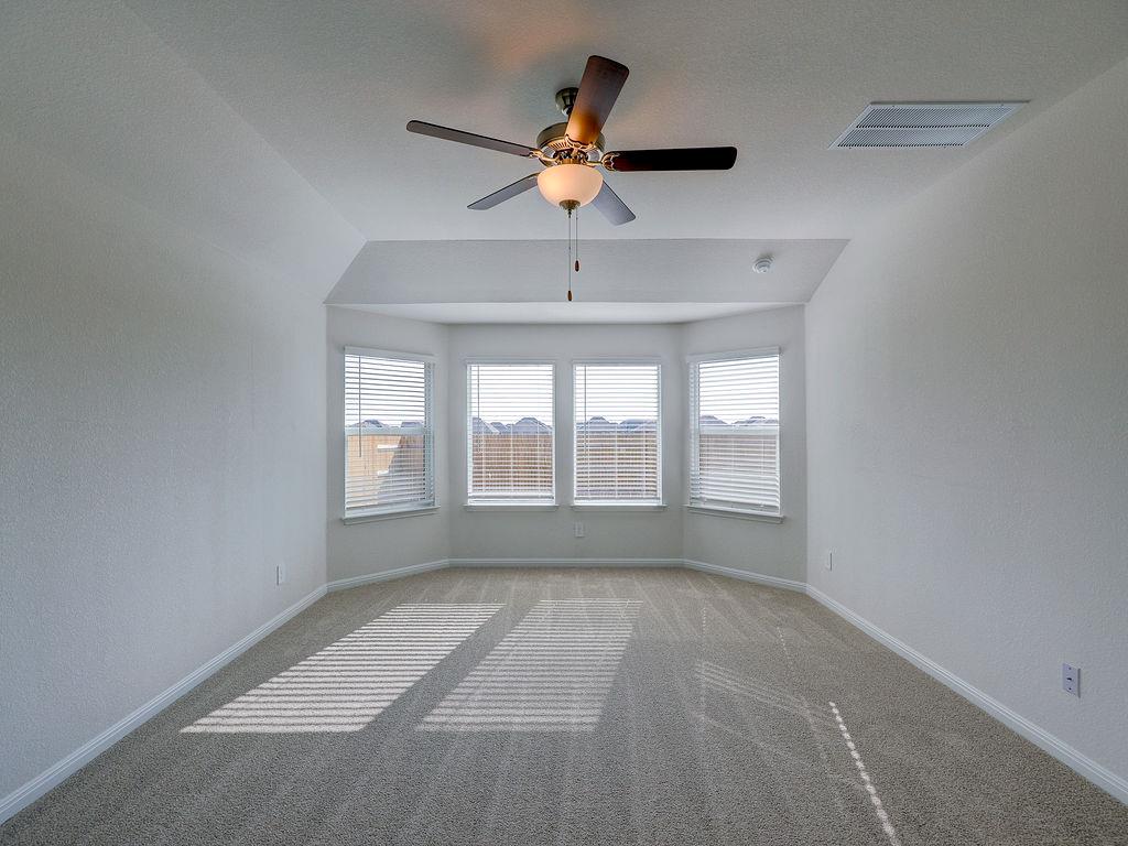 112 Holmby Dr, Hutto, TX 78634